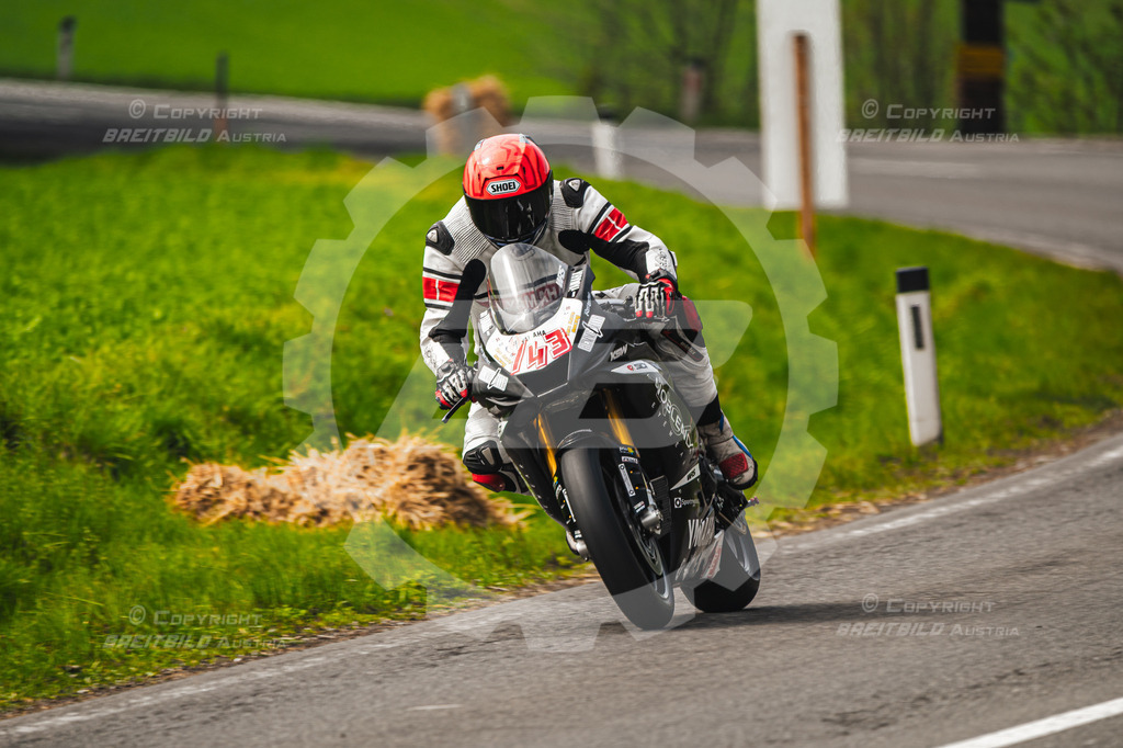 0377 - Bergrennen Landshaag2026 | BREITBILD Austria Webshop

Finde Fotos von: Breitbild, Breitbild Austria, Landshaag, Europeanbikers, KTM, BMW, Bergrennen, Bikeporn, Carporn, Bikes, Cars, Fotografie, Oberösterreich, Österreich, Berufsfotograf, Motorradteile Ganster, Julbach, Pannoniari - Realisiert mit Pictrs.com