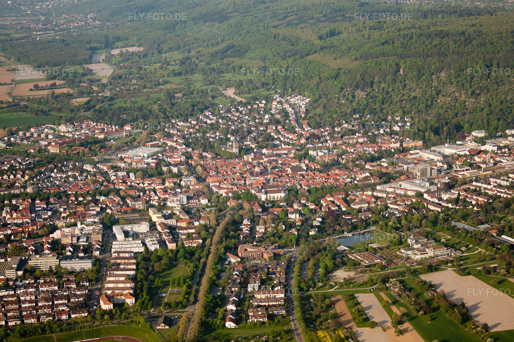 Luftbild: Ettlingen von Süden in Ettlingen im Bundesland Baden-Württemberg in Deutschland. Foto: IMG_26873.jpg vom 28.04.2010 durch Werner Riehm/FLY-FOTO.de