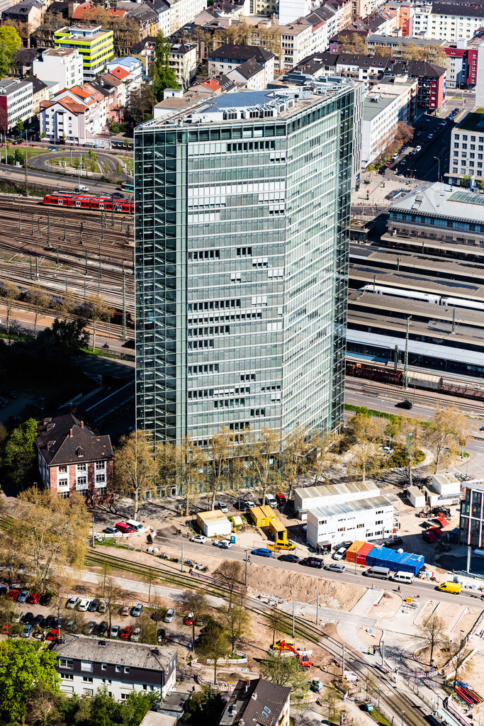 dr__0022146.jpg | MANNHEIM 11.04.2019 Bürogebäude des Verwaltungs- und Geschäftshauses Victoria Turm im Ortsteil Lindenhof in Mannheim im Bundesland Baden-Württemberg, Deutschland. // Office building Victoria Turm in the district Lindenhof in Mannheim in the state Baden-Wurttemberg, Germany. Foto: Daniel Reiter
