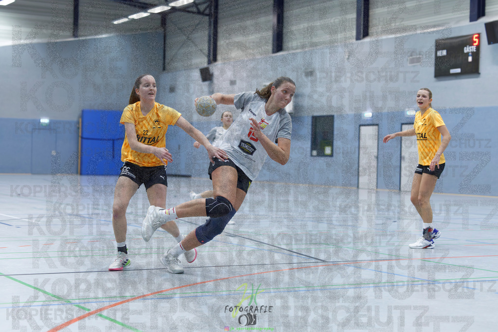 Frauen Oberliga Mitte (HHV); HSG Eibelshausen/Ewersbach - HSG Wettenberg II | Frauen Oberliga Mitte (HHV); HSG Eibelshausen/Ewersbach - HSG Wettenberg II am 13.12.2025 in Steinbrücken (Sporthalle am Hammerweiher)Photo © 2025 - Jörg Heinrich - Realisiert mit Pictrs.com