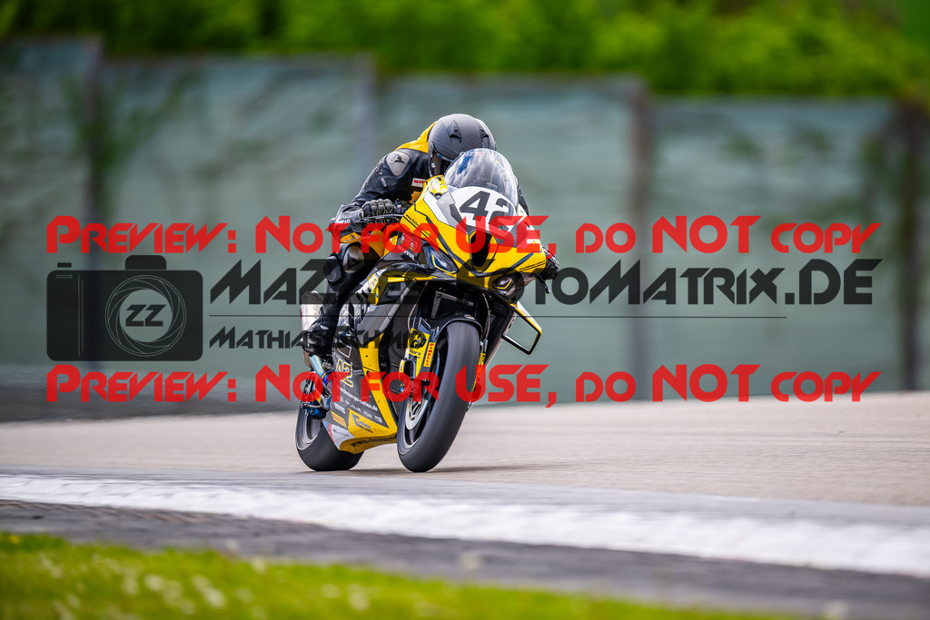 MaZZes_FotoMatrix_240505_6007705_2499 | STK1000