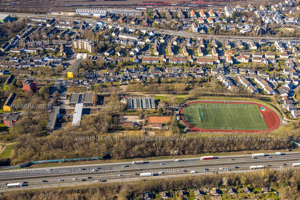 Hagen250302509 | Luftbild, Wohngebiet Ortsansicht Ortsteil Vorhalle mit Sportanlage Vorhalle Fußballstadion, Hagen, Ruhrgebiet, Nordrhein-Westfalen, Deutschland