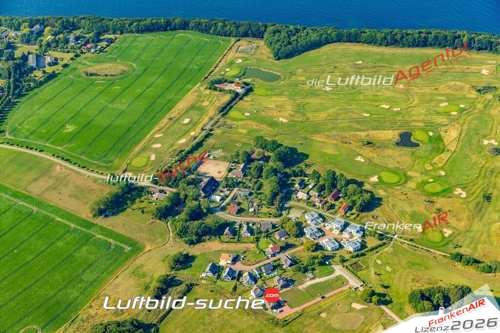 Klassische Luftaufnahme ohne Drohne zeigt:Ranzow bei Lohme - Die Luftbildaufnahme wurde 2025 vom UL-Flugzeug heraus erstellt ( keine Drohnenaufnahme ) - Hochauflösende Luftaufnahme -Nicht vergleichbar mit Google Maps oder Satelittenbilder- Die Geschenkidee !Mit Lizenz und Bildrechte bestellbar