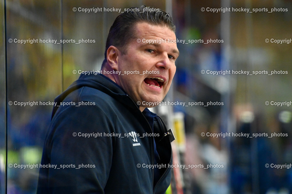 EC IDM Wärmepumpen VSV vs. HC Pustertal 8.10.2023 | Headcoach HC Pustertal VALTONEN Tomek, EC IDM Wärmepumpen VSV vs. HC Pustertal 8.10.2023, EC IDM Wärmepumpen VSV vs. HC Pustertal am 08.10.2023 in Villach (Stadthalle Villach), Austria, (Photo by Bernd Stefan)