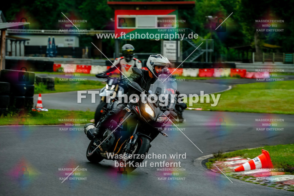 VBK-3494 | Hier findet Ihr Bilder von Touristenfahrten auf der Nürburgring Nordschleife oder von anderen Veranstaltungen die ich besucht habe. Viel Spass beim Durch Schauen 