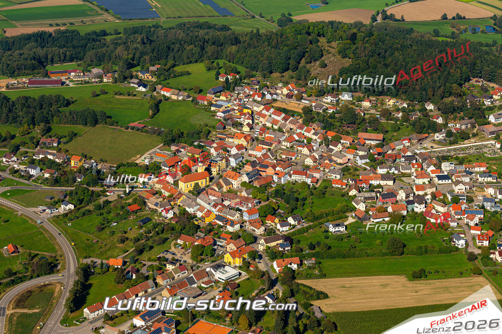 Aktuelles Luftbild von  Tännesberg Kauf mit Lizenz / Bildrechten möglich- Die Luftaufnahme wurde 2021 mittels UL-Flugzeug erstellt ( keine Drohne ) - hochauflösende Kamera-Systeme von  Canon -Beste Qualität - Für grossformatige Ausdrucke geeignet. Die Geschenkidee !