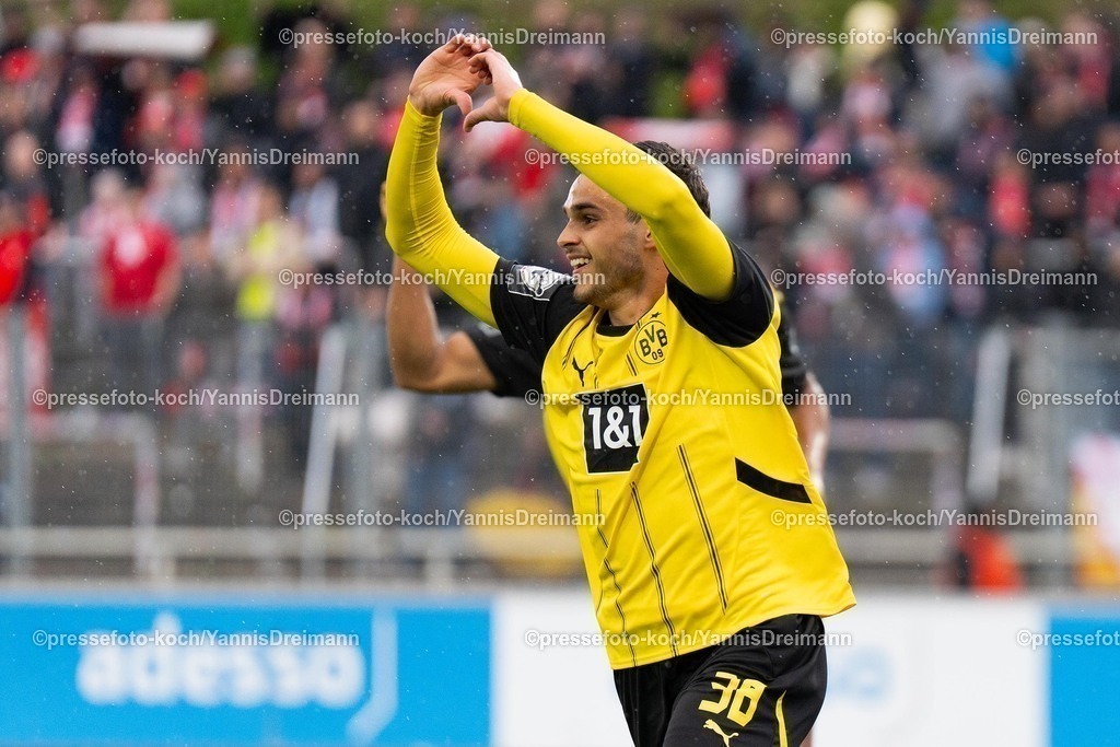 xydr13042501018 | 13.04.2025, xydrx, Fußball, Borussia Dortmund II - FC Energie Cottbus, 3.Liga, Stadion Rote Erde, Saison 2024 2025: Kjell Waetjen (Borussia Dortmund II #38) freut sich, bejubelt sein Tor zum 1:0 für Dortmund DFB regulations prohibit any use of photographs as image sequences and or quasi-video.