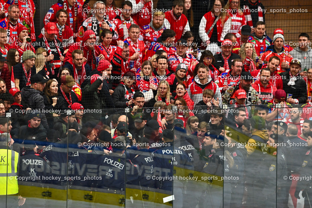 EC IDM WÄRMEPUMPEN VSV vs. EC KAC | EC KAC Fans, Polizeieinsatz, EC IDM WÄRMEPUMPEN VSV vs. EC KAC, EC IDM WÄRMEPUMPEN VSV vs. EC KAC am 02.02.2025 in Villach (Stadthalle Villach), Austria, (Photo by Bernd Stefan)