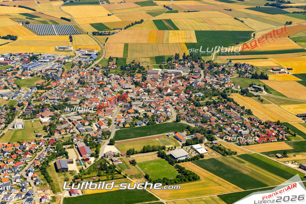 Aktuelles Luftbild von  Nellingen - Die Luftaufnahme wurde 2022 mittels UL-Flugzeug erstellt ( keine Drohne ) - hochauflösende Kamera-Systeme von  Canon -Beste Qualität - Für grossformatige Ausdrucke geeignet. Die Geschenkidee !