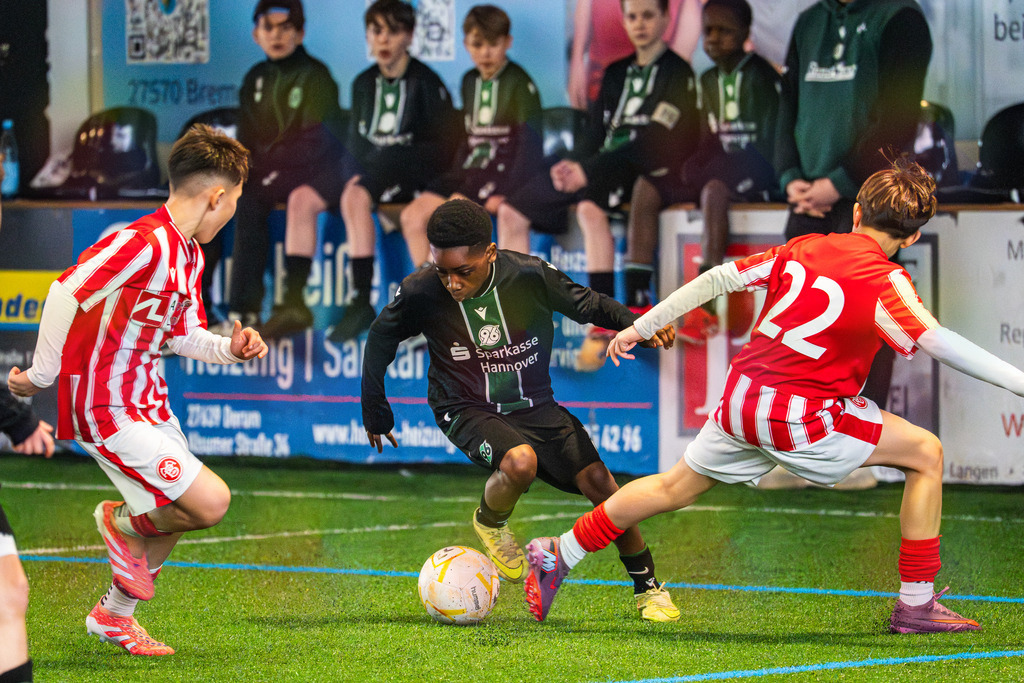 _BLR9388 | Professionelle Fußball- und Sportfotografie. Spielbilder online ansehen und kaufen – Einzelbilder oder komplette Galerien in hoher Qualität. - Realisiert mit Pictrs.com