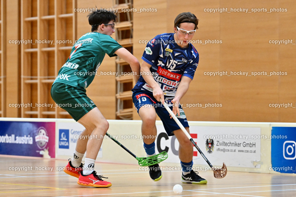 VSV Unihockey vs. FBC Dragons | #7 STEINBICHLER Pauli FCB Dragons, #15 Tristan Bogataj VSV Unihockey, VSV Unihockey vs. FBC Dragons, VSV Unihockey vs. FBC Dragons am 22.12.2024 in Villach (Ballspielhalle St. Martin), Austria, (Photo by Bernd Stefan)