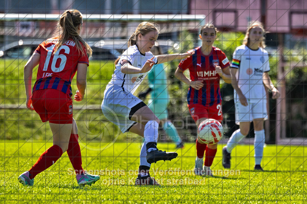 20260906_124619_0317-Bearbeitet_(c)_by_PhotoPeet | Celine Weingold (1.FC Donzdorf #16)1.FC Donzdorf (weiß) vs. 1.FC Heidenheim 1846 (rot), Fußball, Frauen-Verbandspokal Gruppe 2, 2. Runde, Saison 2026/2027, Rasenplatz Lautertal Stadion, Süßener Straße 16, 73072 Donzdorf, 06.09.2026 - 11:00 Uhr,Foto: PhotoPeet / Sport- &amp; Eventfotografie / Peter Harich