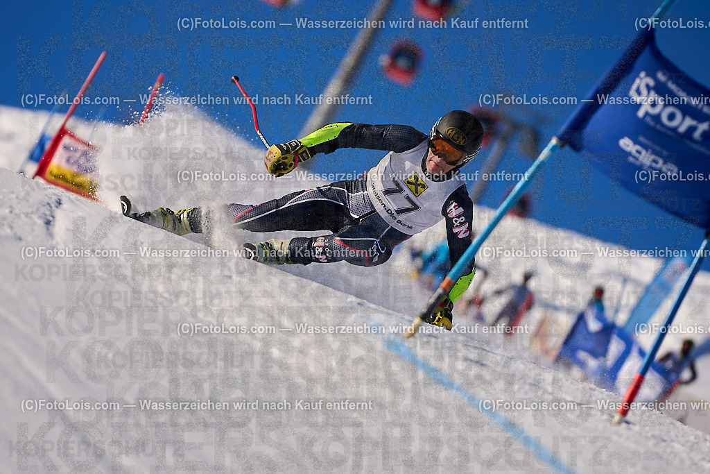 ALP2968_MASTERS-Cup_GS-B Herrn_Fuchs Josef | (C)FotoLois.com, Alois Spandl. FIS Masters-Cup Wildschönau, Giant Slalom auf der Piste Schatzberg GS, Siegerehrung auf dem Dorfplatz Niederau, Sa 13. Januar 2024.