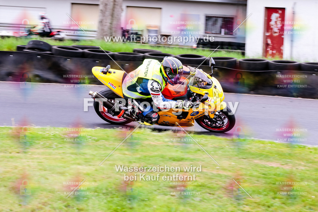 MotoTeamVBK-20462 | Hier findet Ihr Bilder von Touristenfahrten auf der Nürburgring Nordschleife oder von anderen Veranstaltungen die ich besucht habe. Viel Spass beim Durch Schauen 