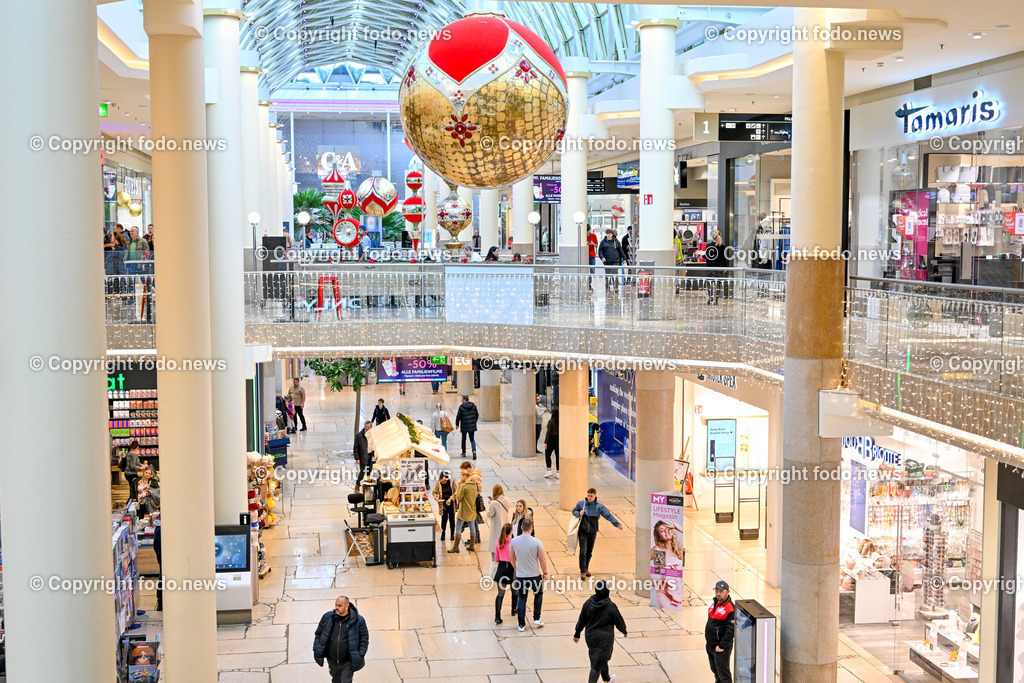 Plus City_ Einkaufszentrum_ Advent_ 02.12.2023-5 | 02.12.2023, Pasching, AUT, Plus City, im Bild Einkaufszentrum, Shoppingcenter, Geschaefte, einkaufen, shoppen, Advent, Weihnachten, Shoppingmall
