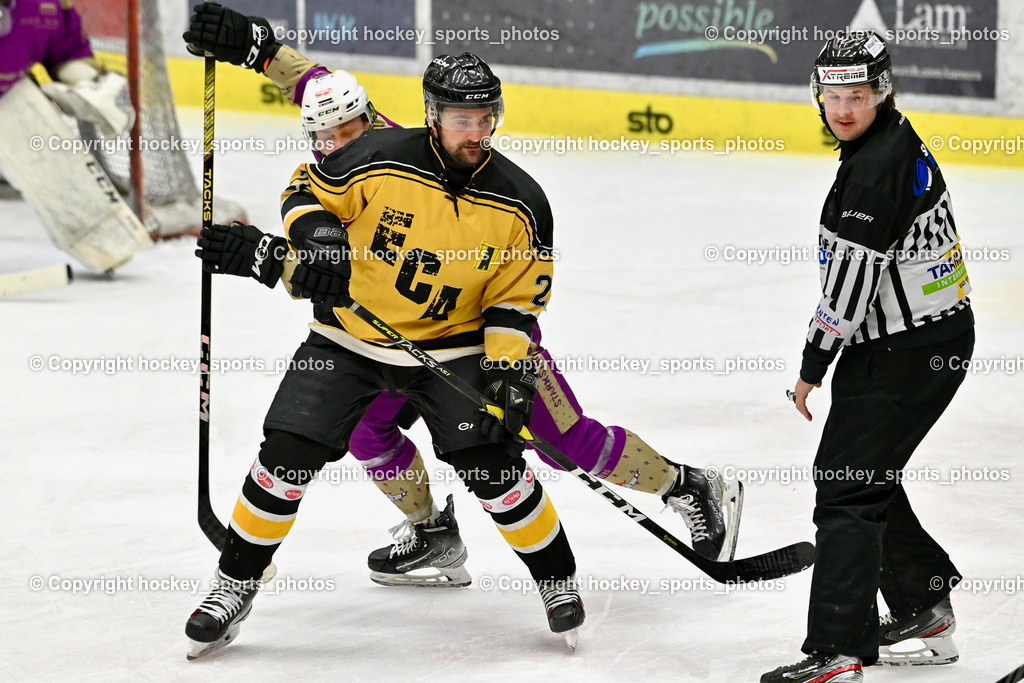 EC Kellerberg vs. EC Arnoldstein | #21 Tributsch Andreas EC Arnoldstein, Eicher Herbert Referee, EC Kellerberg vs. EC Arnoldstein, EC Kellerberg vs. EC Arnoldstein am 31.01.2025 in Villach (Stadthalle Villach), Austria, (Photo by Bernd Stefan)