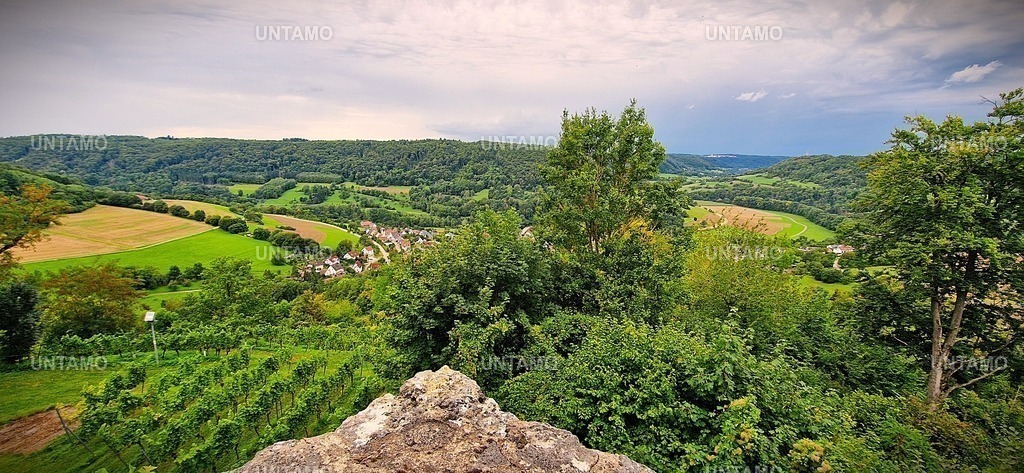 Blick von der Burg Stetten | untamo - Realisiert mit Pictrs.com