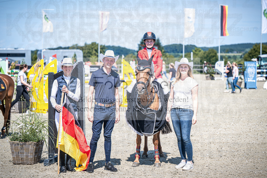DOS_2878 | Entdecke hochwertige Reitturnierfotos von Foto Oger. Professionell, emotional und authentisch – jetzt Lieblingsmomente im Shop bestellen.Deutschlandweite Turnierfotografie. - Realisiert mit Pictrs.com