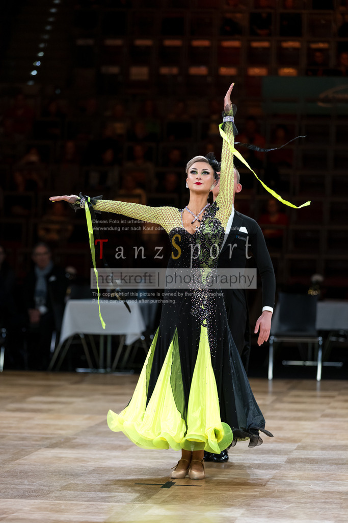 20241109_DM-Formationen_Vorrunde_3166 | Tanzsportbilder, Standardtanz, Lateintanz, WDSF, DTV, LTVB, dancecomp, goc, hessen tanzt, blaues band der spree, walzer, tango, wiener walzer, slowfox, quickstepp, samba, rumba, cha-cha-cha, paso doble. jive, hd-kroft photography, turniertanzsport