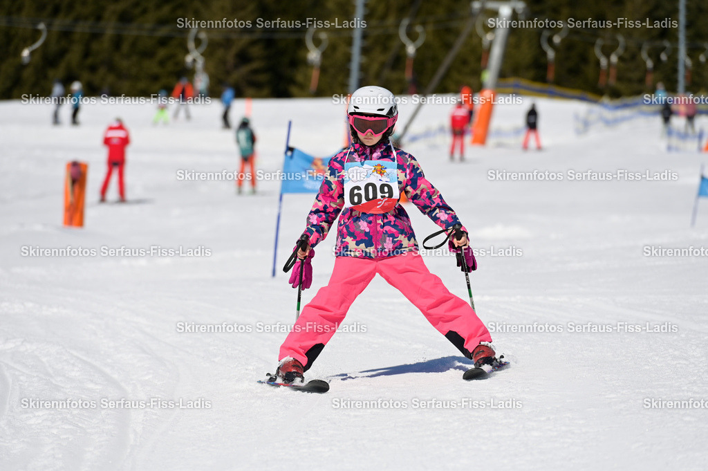 SRF_27.02.2026_674 | Skirennfotos,Serfaus,Fiss,Ladis,Kinderskirennen,Winter,Tirol,Oberland,skirace,SFL,feelfree,weil wir's genießen,ski,Ski,skifahren,Sonnenplateau, - Realisiert mit Pictrs.com
