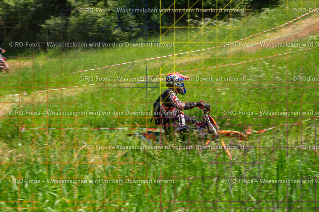 Wolfshausen 2 Lauf -872 | Sportfotografie von RO-Fotos: Motorsport, Motocross, Enduro, Laufveranstaltungen und Triathlon. Professionelle Fotos von Sportlern und Events. - Realisiert mit Pictrs.com