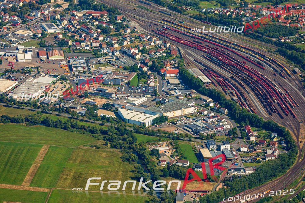 Stadt Bebra von Oben- Die Luftaufnahme wurde 2025 vom UL-Flugzeug heraus erstellt ( keine Drohnenaufnahme ) - Hochauflösende Luftaufnahme - für Wandbilder und großformatige Ausdrucke geeignet. Das besondere Geschenk!Hier alle&nbsp;Infos zur Lizenzierung der LuftaufnahmeWir fliegen auch dieses Jahr wieder in Ihre Region um Luftbilder zu erstellen.- Luftbild anfragen
