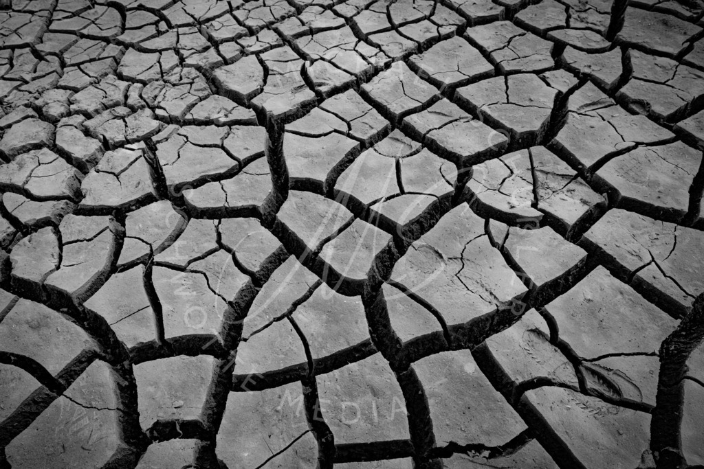 2021-04-28  See ohne Wasser R5-49 | Ausgetrocknet - Realisiert mit Pictrs.com