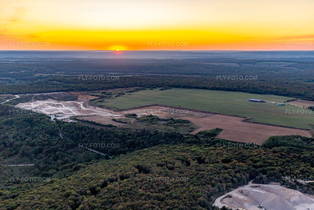 Aerial view: Airport Pont-Saint-Vincent in Pont-Saint-Vincent in the state Meurthe et Moselle, France. – Photo: IMG_117977.jpg taken on 09/14/2019 by Werner Riehm/FLY-FOTO.com – Resolution of the original: 5254 x 3503 px