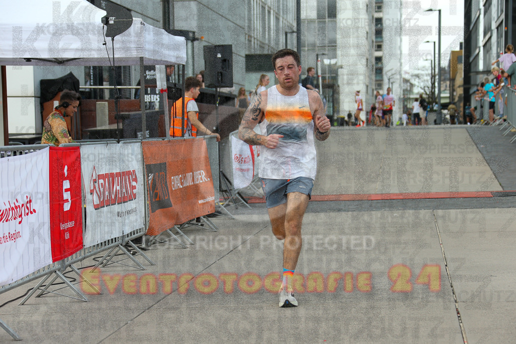250920_1518_EX1_8848 | Sportfotografie im Rhein-Sieg Kreis, Köln, Bonn, NRW, Rheinland Pfalz, Hessen, etc. Unser Tätigkeitsfeld umfasst den Laufsport vom Volkslauf über den Marathon, Duathlon, Triathon bis zum Ultralauf wie Kölnpfad Ultra oder Schindertrail.