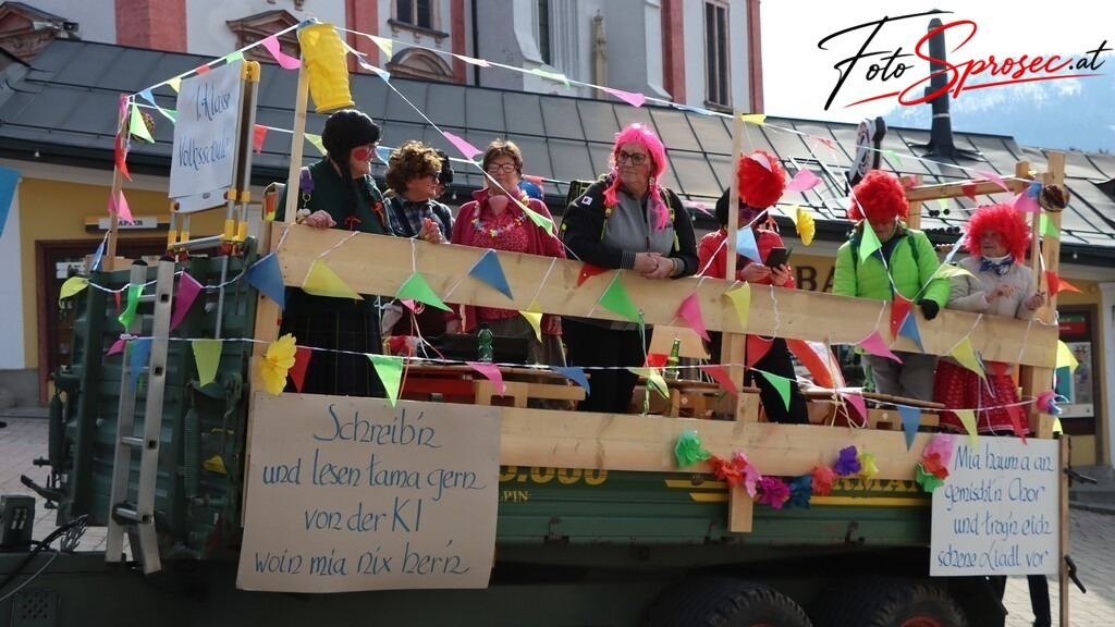 fasching-mariazell2025 (54) | Mit meiner Kamera halte ich besondere Augenblicke, faszinierende Landschaften und interessante Details fest. Dabei entstehen ganz unterschiedliche Aufnahmen – von stimmungsvollen Landschaftsfotografien und beeindruckenden Drohnenaufnahmen über Pressefotos - Realisiert mit Pictrs.com