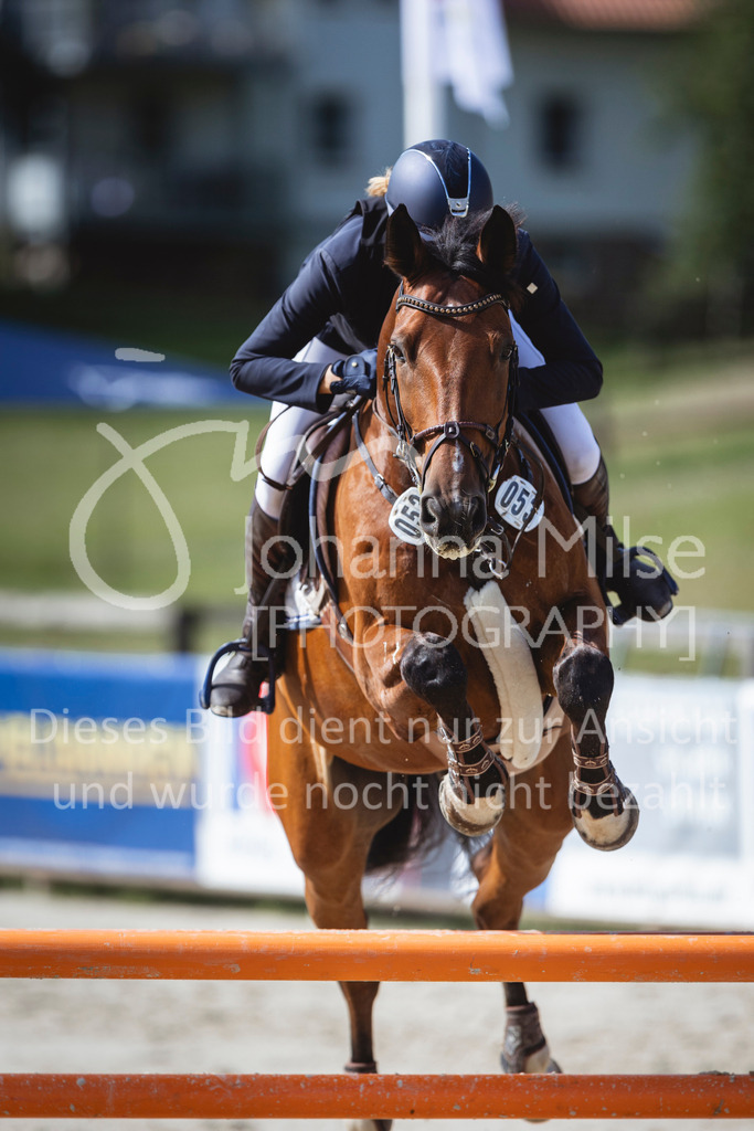 240714_BHO_M2-Spr-1-245 | Deine schönsten Turniermomente als professionelle Fotos! Entdecke hochwertige Pferdesport-Fotografie im Online-Shop. Jetzt Fotos finden & bestellen!