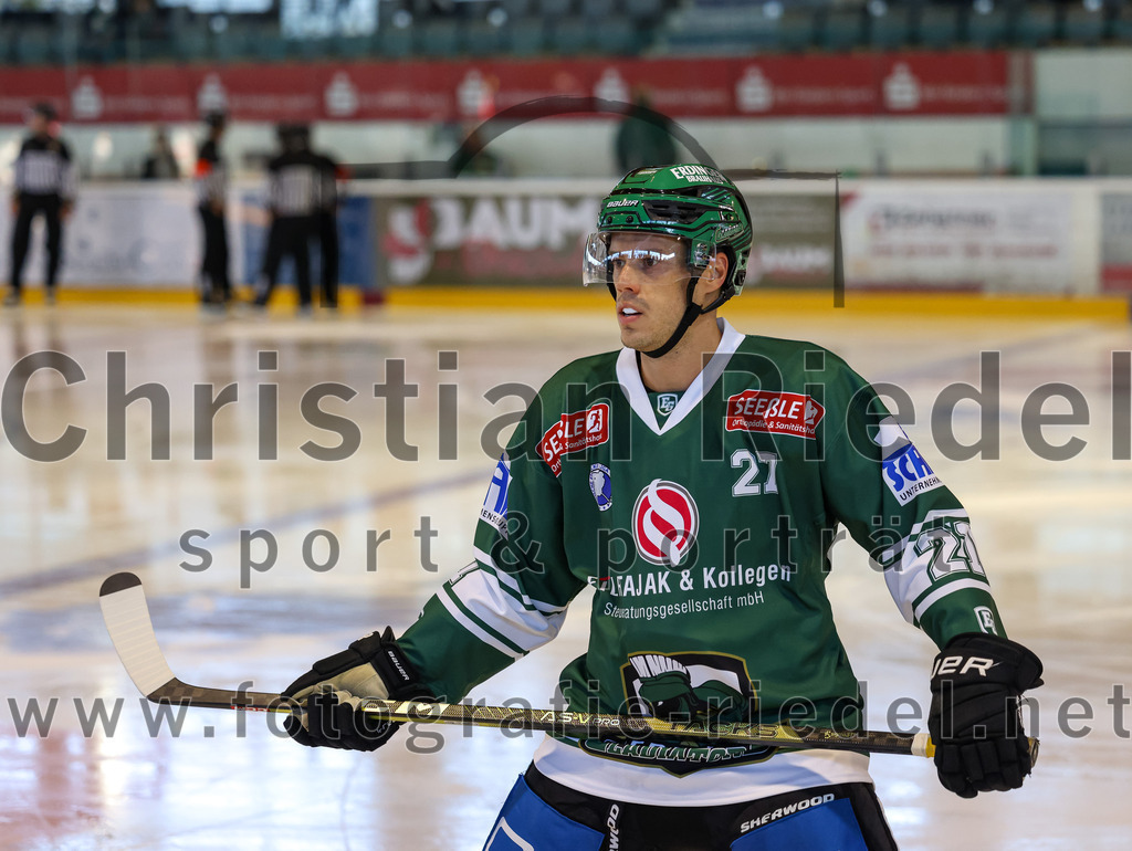 2023-09-10_023_TSV_Erding_gegen_EHC_Klostersee | Erding, Deutschland, 10.09.2023:
Eishockey, Bayernliga 2023 / 2024, Testspiel, TSV Erding gegen EHC Klostersee, Endergebnis: 10:1

Mark Waldhausen (Erding Gladiators, #27)

Foto: Christian Riedel / fotografie-riedel.net