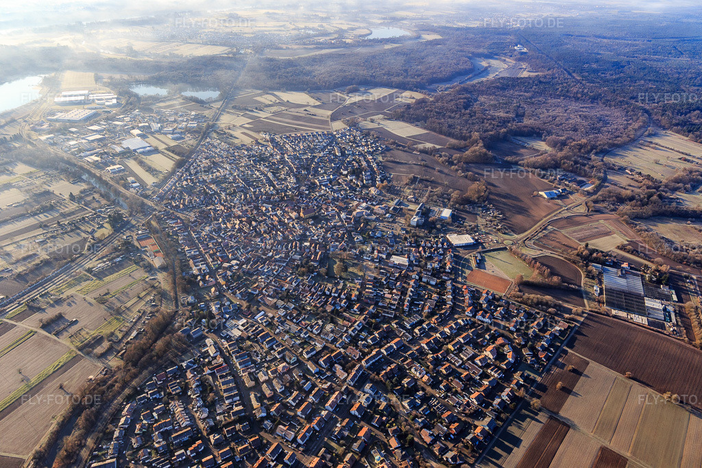 Luftbild: Stadtansicht aus Norden in Hagenbach im Bundesland Rheinland-Pfalz in Deutschland. Foto: IMG_124016.jpg vom 11.01.2021 durch Werner Riehm/FLY-FOTO.de