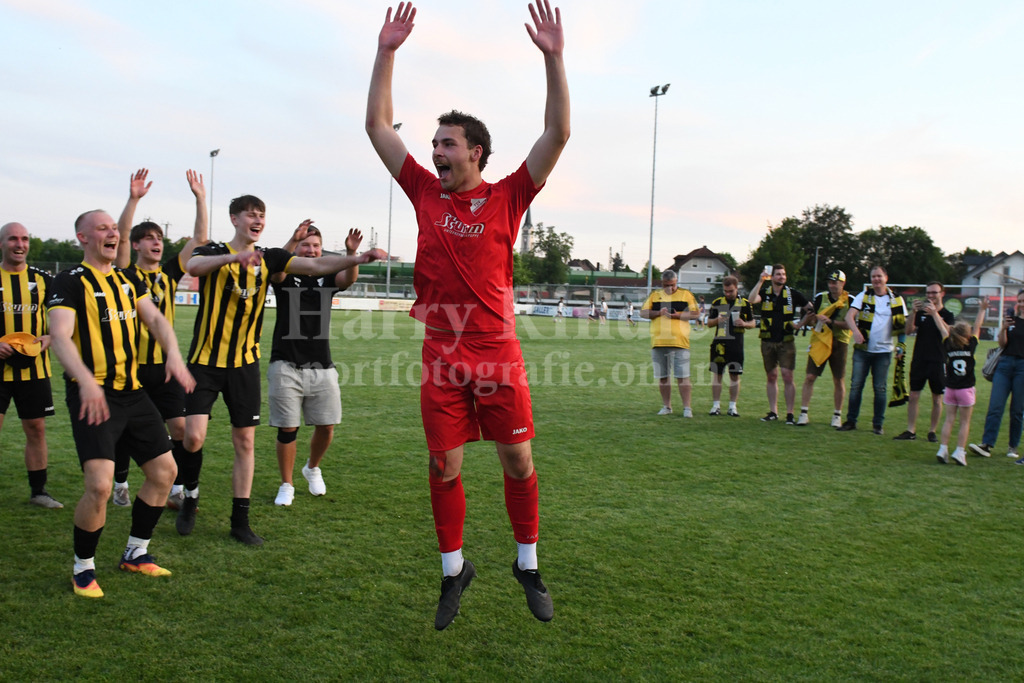TSV Oberschneiding | Oberschneidings Tormann Niklas Plank wird zum Helden - Realisiert mit Pictrs.com