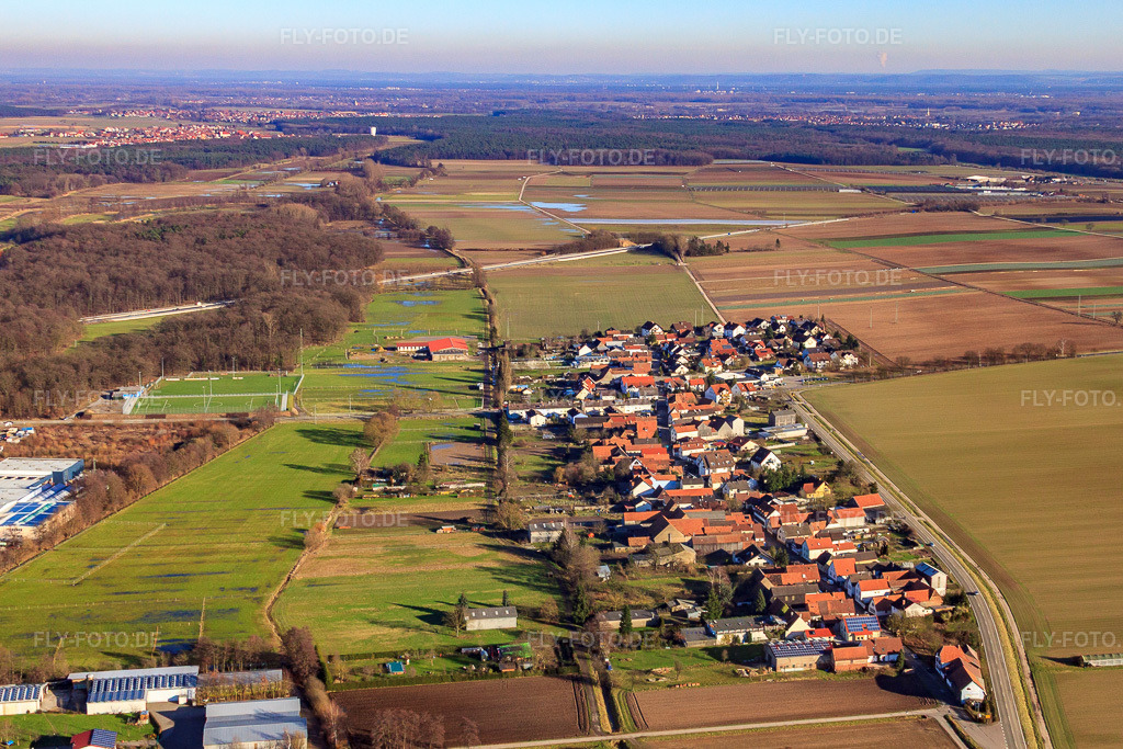 Luftbild: Dorfansicht von Westen im Ortsteil Minderslachen in Kandel im Bundesland Rheinland-Pfalz in Deutschland. Foto: IMG_37034.jpg vom 16.01.2011 durch Werner Riehm/FLY-FOTO.de