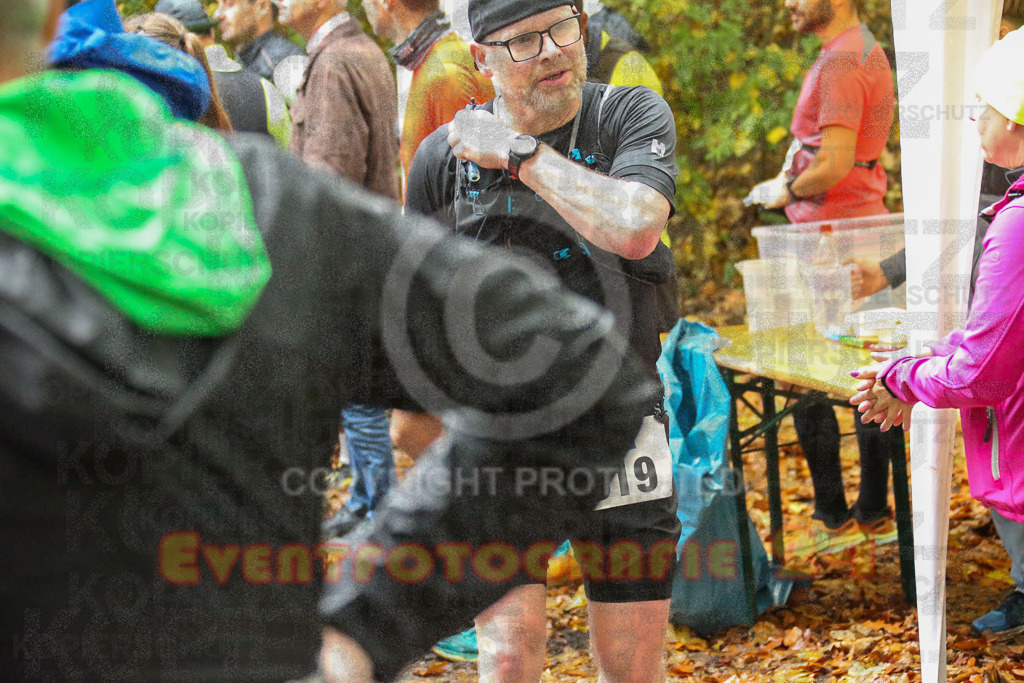 241027_0957_EX1_3412 | Sportfotografie im Rhein-Sieg Kreis, Köln, Bonn, NRW, Rheinland Pfalz, Hessen, etc. Unser Tätigkeitsfeld umfasst den Laufsport vom Volkslauf über den Marathon, Duathlon, Triathon bis zum Ultralauf wie Kölnpfad Ultra oder Schindertrail.