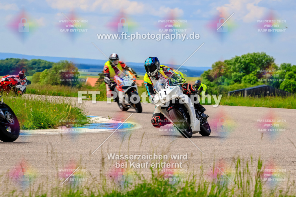 MotoTeam-0980 | Hier findet Ihr Bilder von Touristenfahrten auf der Nürburgring Nordschleife oder von anderen Veranstaltungen die ich besucht habe. Viel Spass beim Durch Schauen 