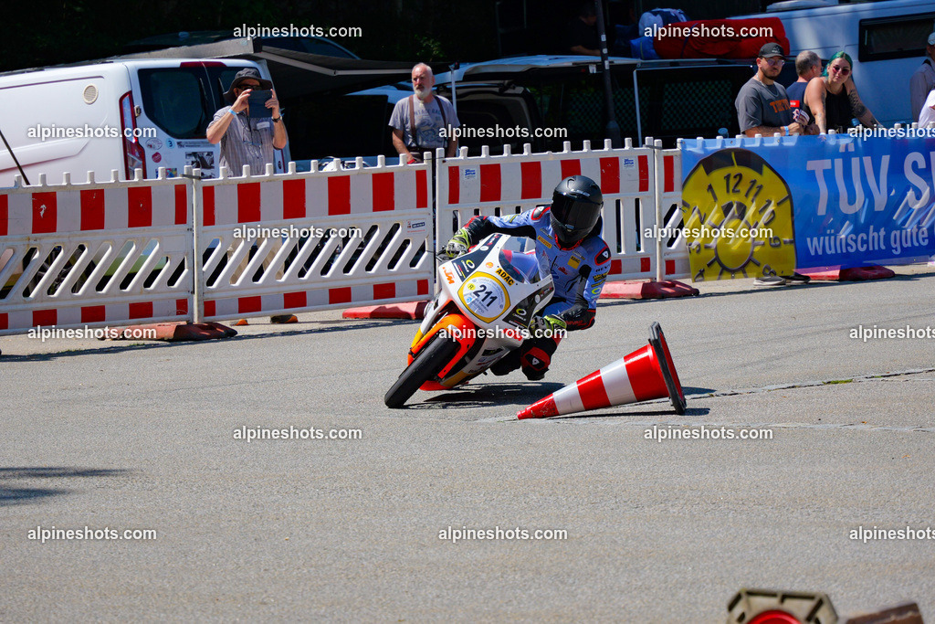 P1036997-2 | Erleben Sie atemberaubende, hochqualitative Fotos Ihrer Fahrt entlang der malerischen Alpenstraßen. Besuchen Sie alpineshots.com, um professionelle Aufnahmen Ihrer unvergesslichen Reise zu finden und zu kaufen - Realisiert mit Pictrs.com