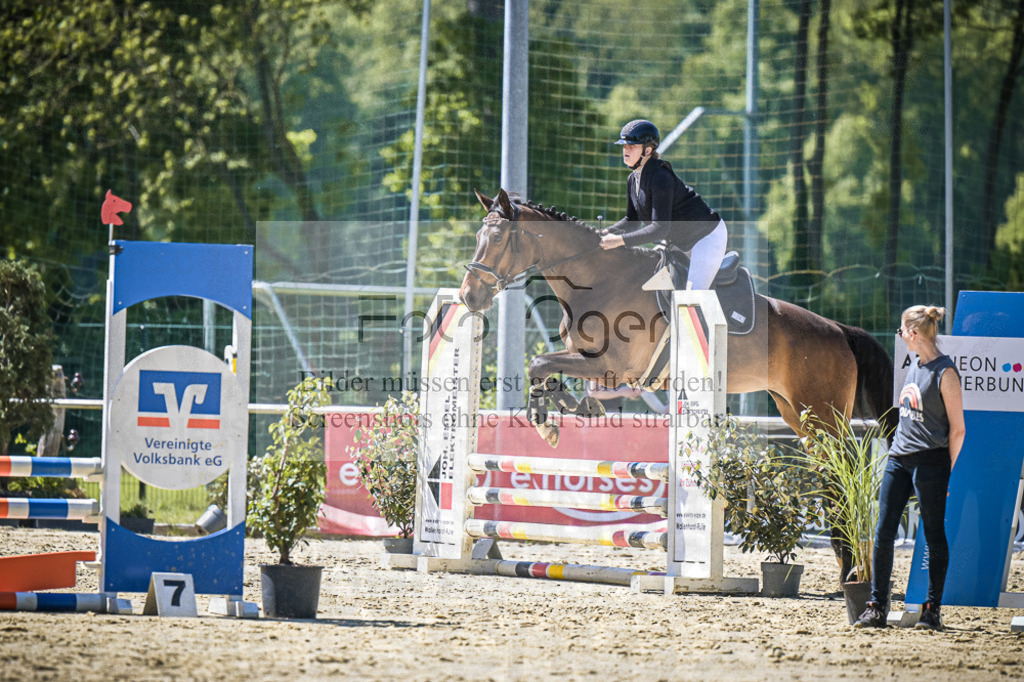 DOS_0342 | Entdecke hochwertige Reitturnierfotos von Foto Oger. Professionell, emotional und authentisch – jetzt Lieblingsmomente im Shop bestellen.Deutschlandweite Turnierfotografie. - Realisiert mit Pictrs.com