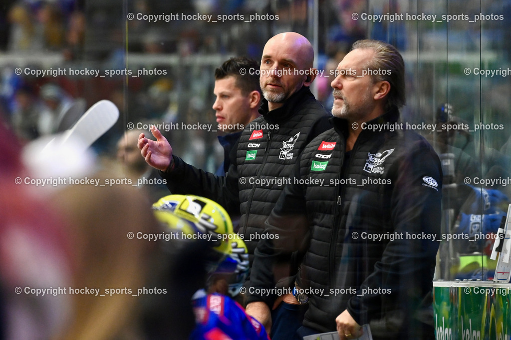 EC IDM Wärmepumpen VSV vs. HC Pustertal | Headcoach EC VSV TUOMIE Tray, Asisstentcoach EC VSV Patrick Machreich, EC IDM Wärmepumpen VSV vs. HC Pustertal, EC IDM Wärmepumpen VSV vs. HC Pustertal am 15.11.2024 in Villach (Stadthalle Villach), Austria, (Photo by Bernd Stefan)
