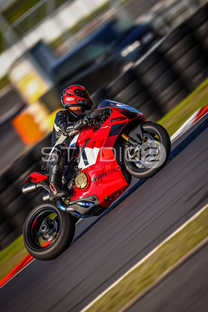 0012-240624_NR-005_12 | Deine Full-Service-Agentur für ✔️Videoproduktionen und ✔️Motorsportfotografie Jetzt Angebot anfragen!