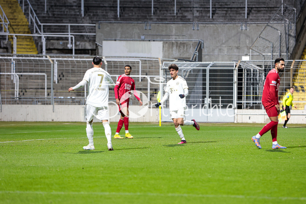 Türkgücü München - FC Bayern Amateure | Jubel der Amateure nach dem Treffer zum 0-1 durch Younes AITAMER (FCB #17)