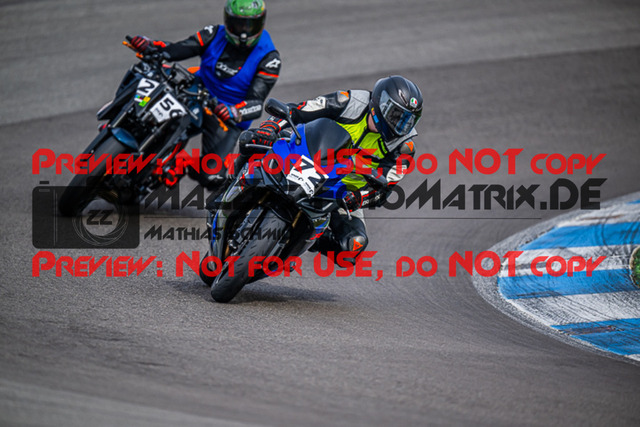 MaZZes_FotoMatrix_230410_3732 | INST