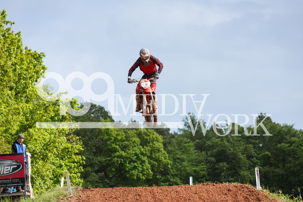 5E6A0572 | 989 MEDIAWORK
