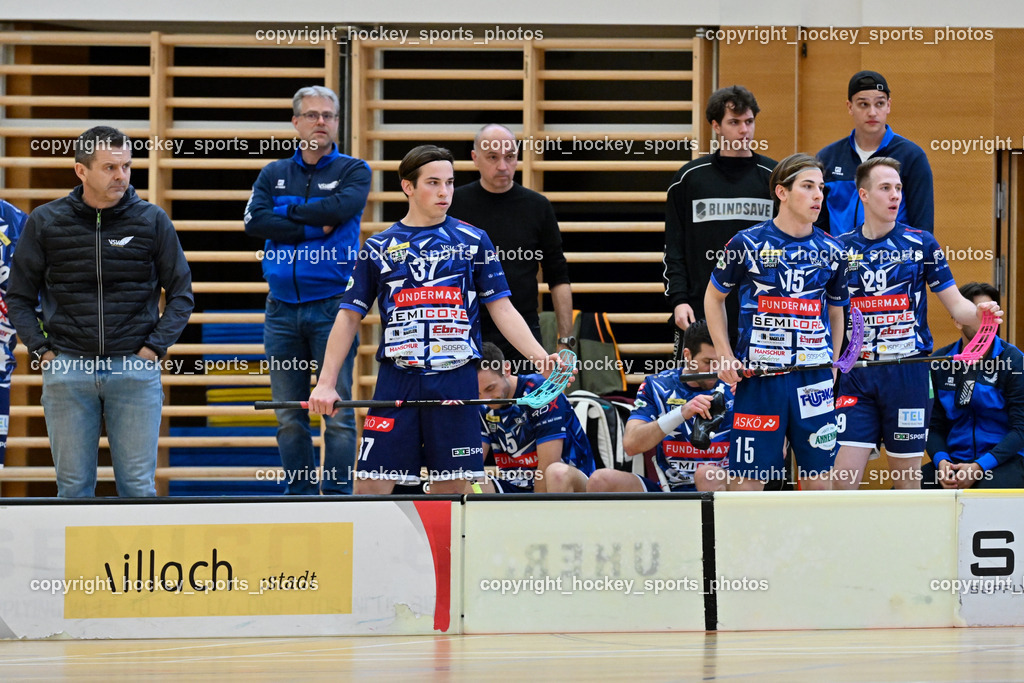 FBK Loka vs. VSV Unihockey | Spielerbank VSV Unihockey, Headcoach VSV Unihockey Harald Felsberger, Headcoach VSV Unihockey Hannes Pühringer, Headcoach VSV Unihockey Stephan Achernig, FBK Loka vs. VSV Unihockey, FBK Loka vs. VSV Unihockey am 23.03.2025 in Villach (Ballspielhalle St. Martin), Austria, (Photo by Bernd Stefan)