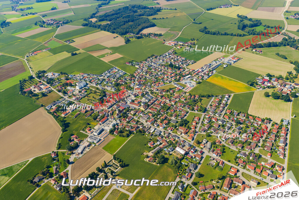 Schrägluftbild  Hartkirchen  Pocking - Das Luftbild wurde 2025 vom UL-Flugzeug heraus erstellt ( keine Drohne ) - Hochauflösende Luftaufnahme -Nicht vergleichbar mit Google Maps oder Satelittenbilder- Die Geschenkidee !Mit Lizenz und Bildrechte bestellbar