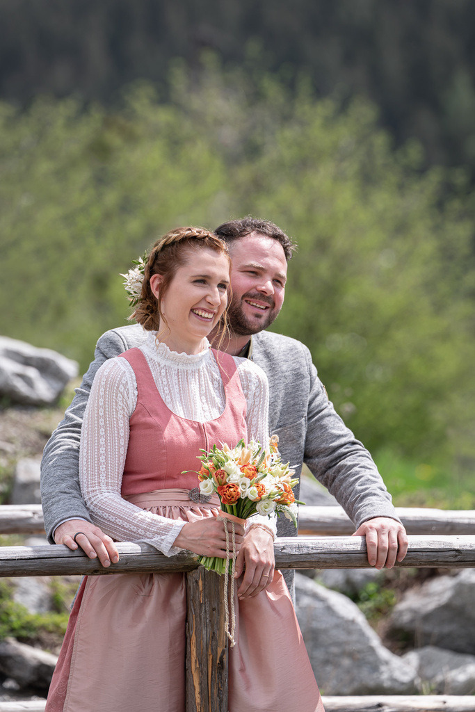 DSC09433_05.05.2023-Bearbeitet | Ich bin dein zuverlässiger Hochzeitsfotograf oder Fotograf für die Taufe eures Kindes?
Gefallen dir hochauflösende Panorama Landschaftsbilder der Tiroler Alpen, insbesondere dem Wilden Kaiser?
Dann bist du hier genau richtig! - Realisiert mit Pictrs.com