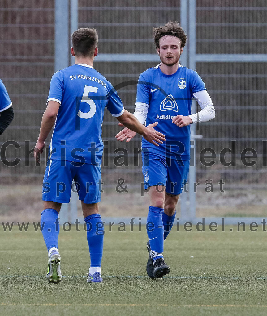 2024-02-17_018_FC_Schwaig_gegen_SV_Kranzberg | Marzling, Deutschland, 17.02.2024:
Fußball, Landesliga Südost 2023 / 2024, Testspiel, FC Schwaig gegen SV Kranzberg, Endergebnis: 4:1

Thomas Schredl (SV Kranzberg, #5), Bastian Walter (SV Kranzberg, #26)

Foto: Christian Riedel / fotografie-riedel.net