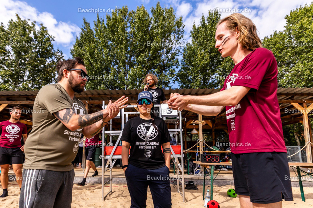 2025-200083706-Strandvölkerball-WM |  24.08.2025; Berlin Foto: Gerold Rebsch - www.beachpics.de
