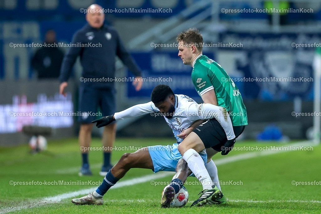 PRM06022601099 | 06.02.2026, Fußball, Preußen Münster - VfL Bochum, 2. Fußball Bundesliga,  Preußenstadion, 21.Spieltag, Saison 2025 2026: Moritz-Broni Kwarteng&nbsp;(VfL Bochum #11) im Zweikampf gegen  Paul Jaeckel&nbsp;(Preussen Muenster #03) DFB regulations prohibit any use of photographs as image sequences and or quasi-video.